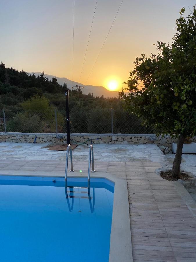 Old Stone Villa In Apokoronas Villa Nostalgia Kreta Fílippos Exterior foto